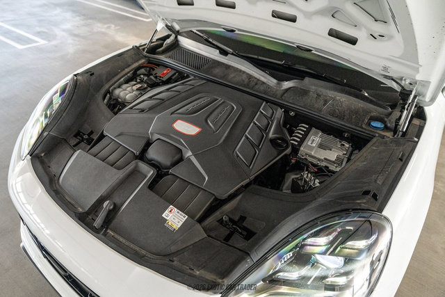 Used 2023 Porsche Cayenne Turbo AWD/4WD image 16