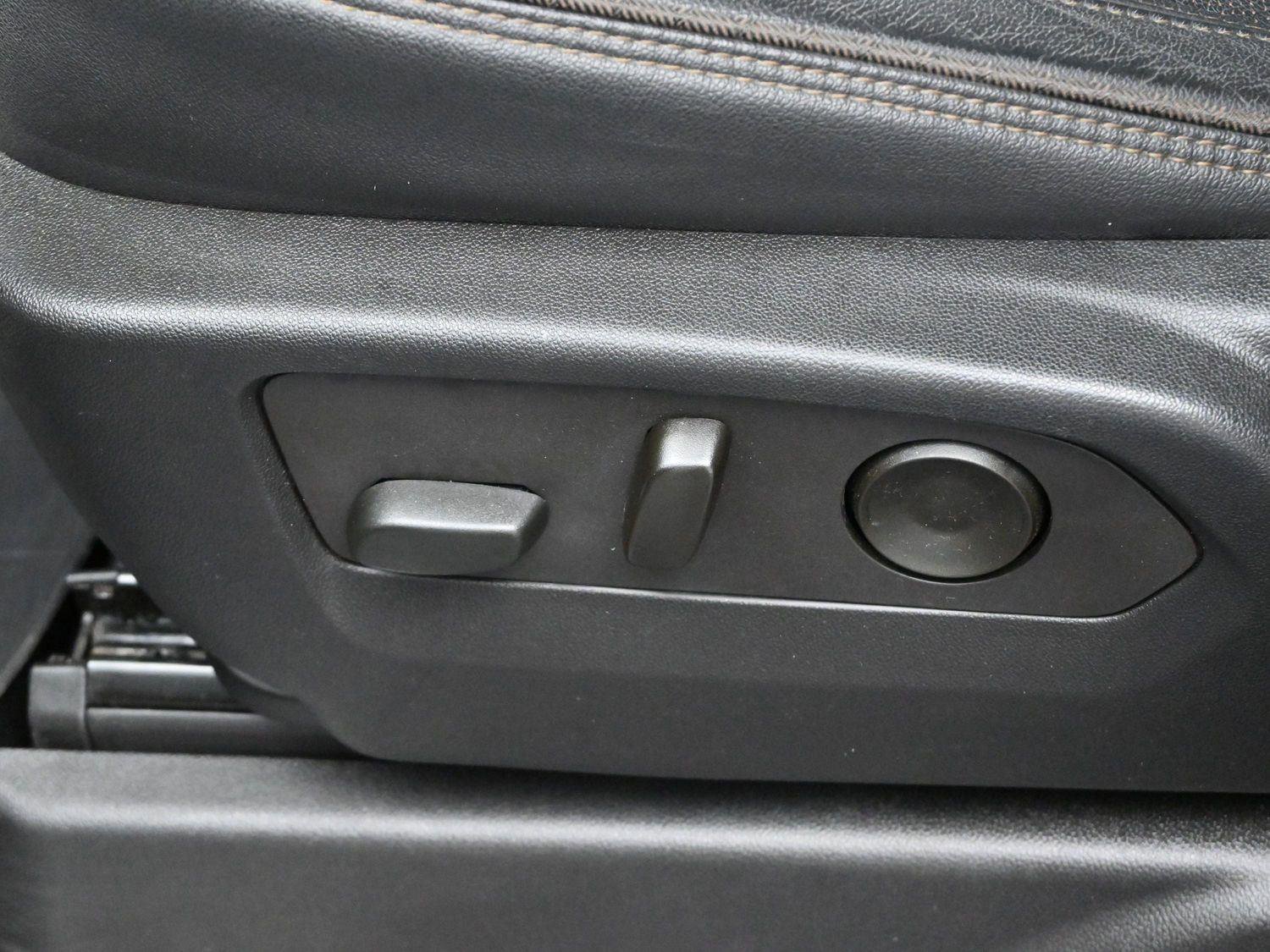 Used 2022 Chevrolet Suburban High Country image 17