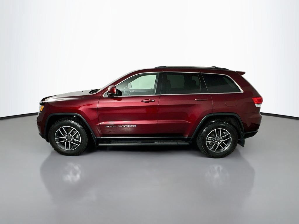 Used 2019 Jeep Grand Cherokee Laredo w/ 18" Wheel & 8.4" Radio Group AWD/4WD image 4