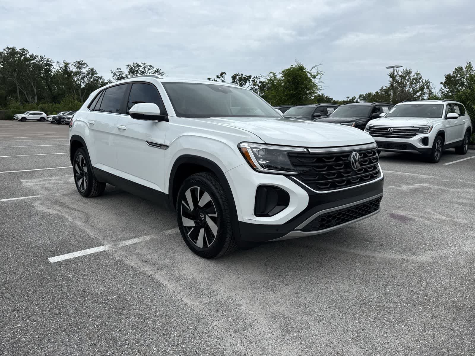 Certified 2024 Volkswagen Atlas Cross Sport SE FWD image 16