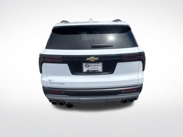 Used 2026 Chevrolet Traverse LT w/ Sun and Wheel Package FWD image 4