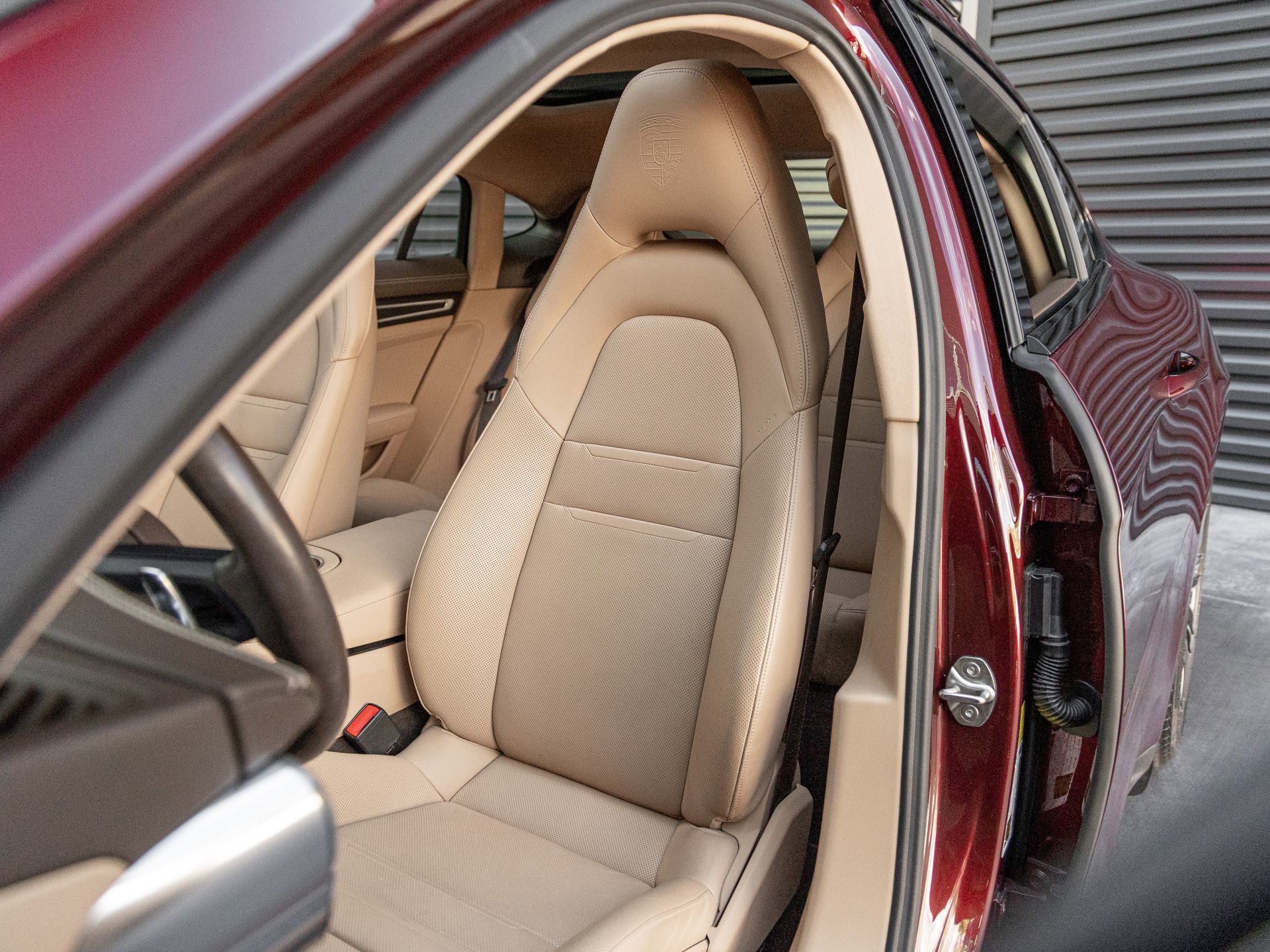 Certified 2023 Porsche Panamera Platinum Edition image 5