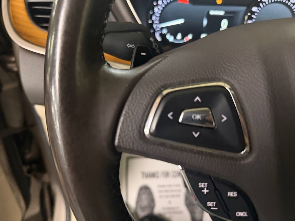 Used 2019 Lincoln MKC Select w/ Select Plus Package FWD image 13