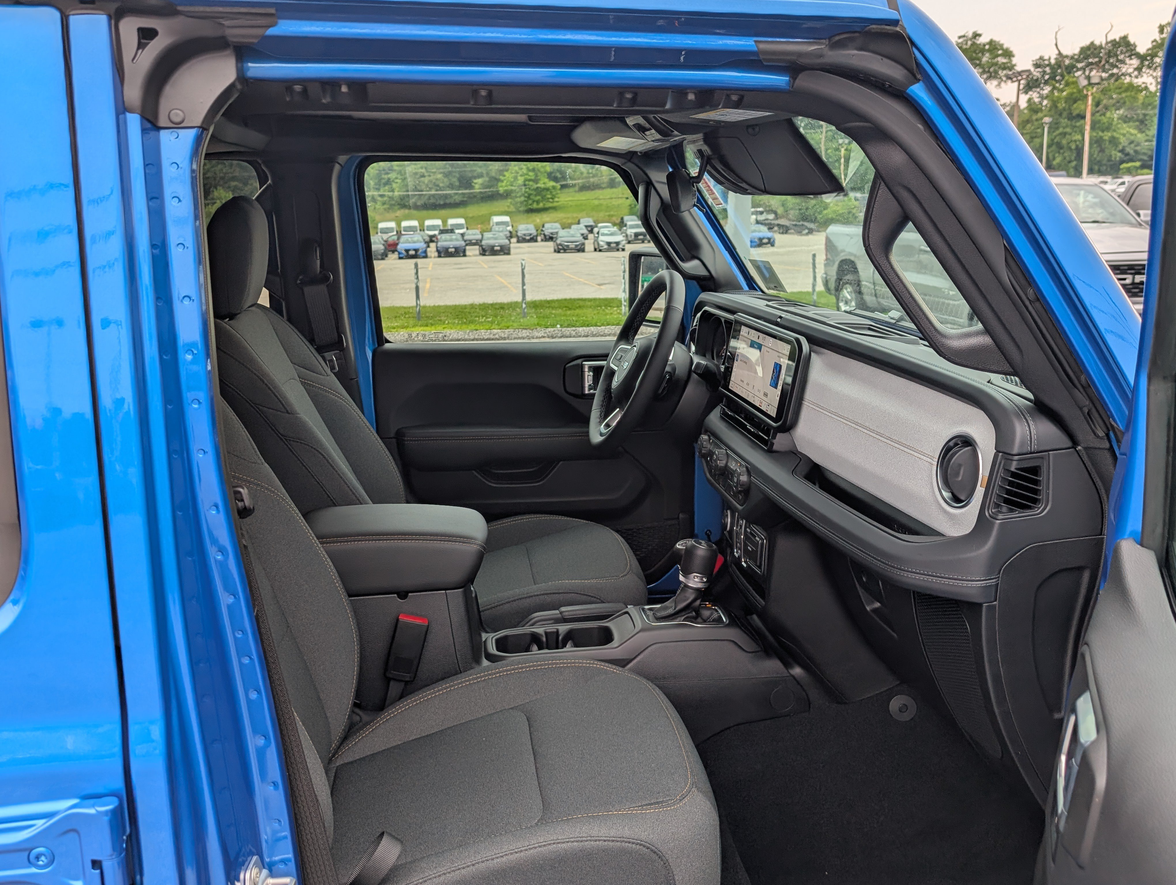 New 2026 Jeep Wrangler Unlimited Sahara AWD/4WD image 9