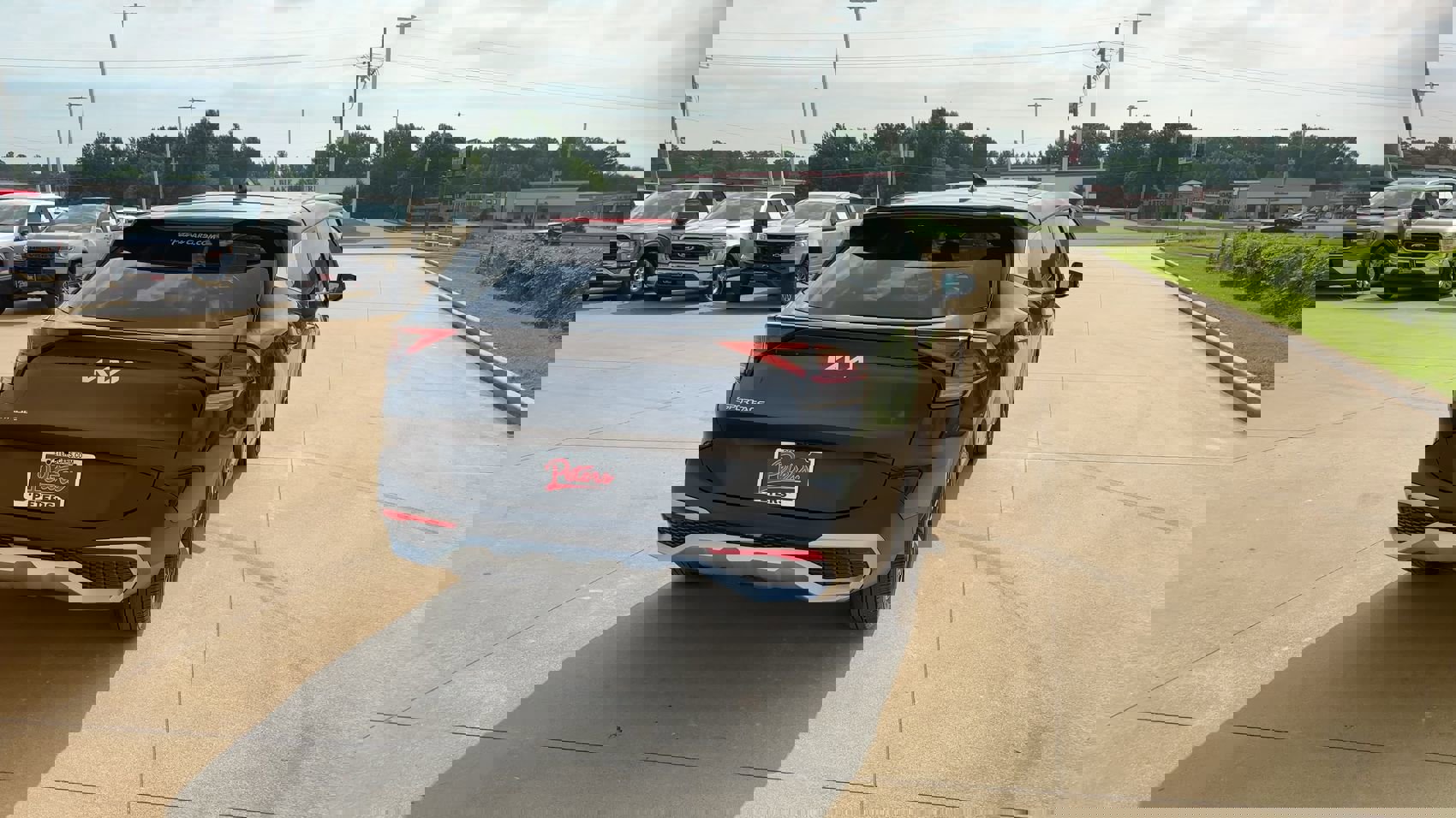 Used 2024 Kia Sportage EX image 7