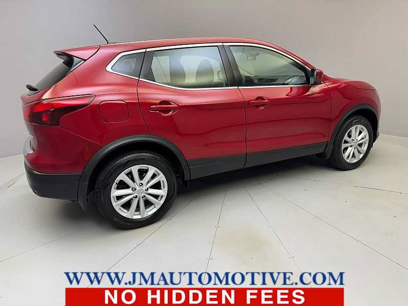 Used 2017 Nissan Rogue Sport S w/ S Appearance Package AWD/4WD image 5