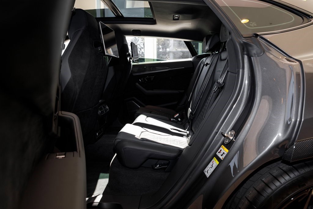 Used 2024 Lamborghini Urus Performante image 35