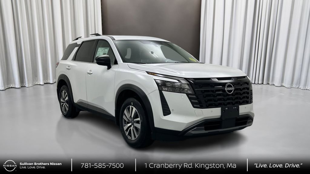 New 2026 Nissan Pathfinder SL image 3