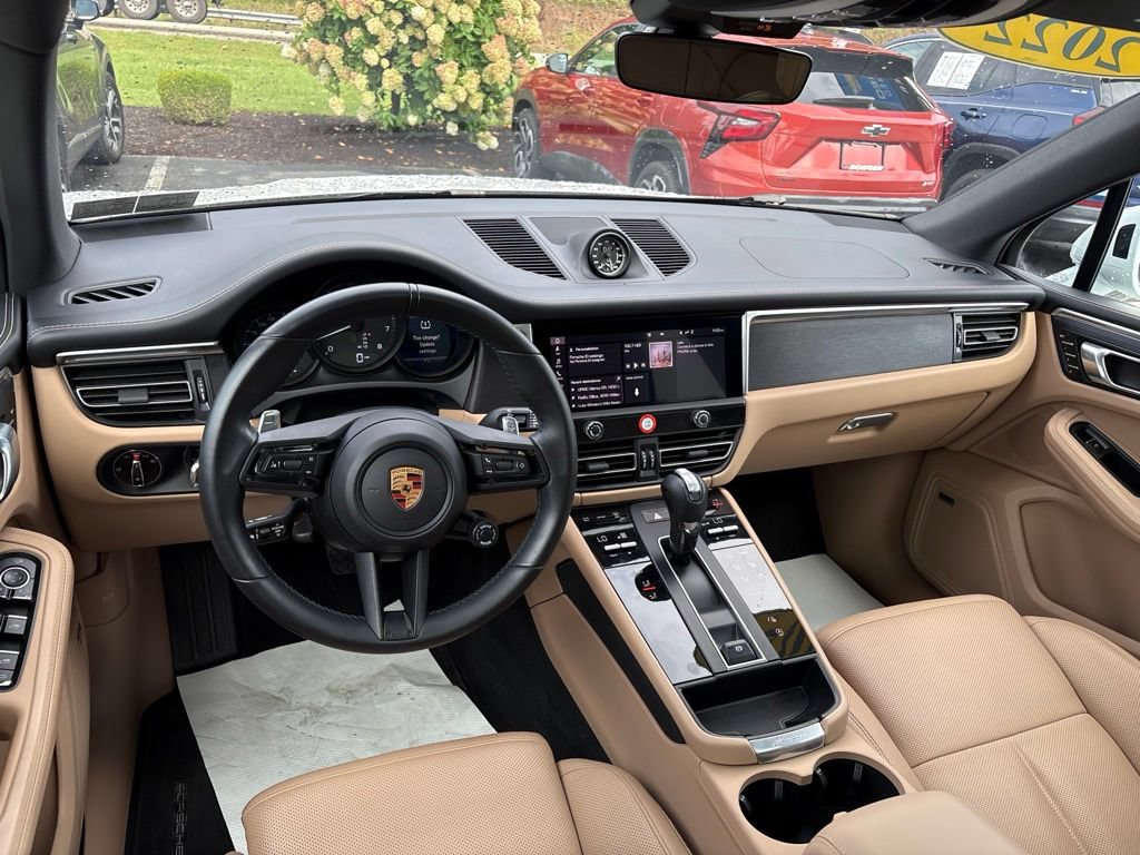 Used 2022 Porsche Macan GTS AWD/4WD image 11