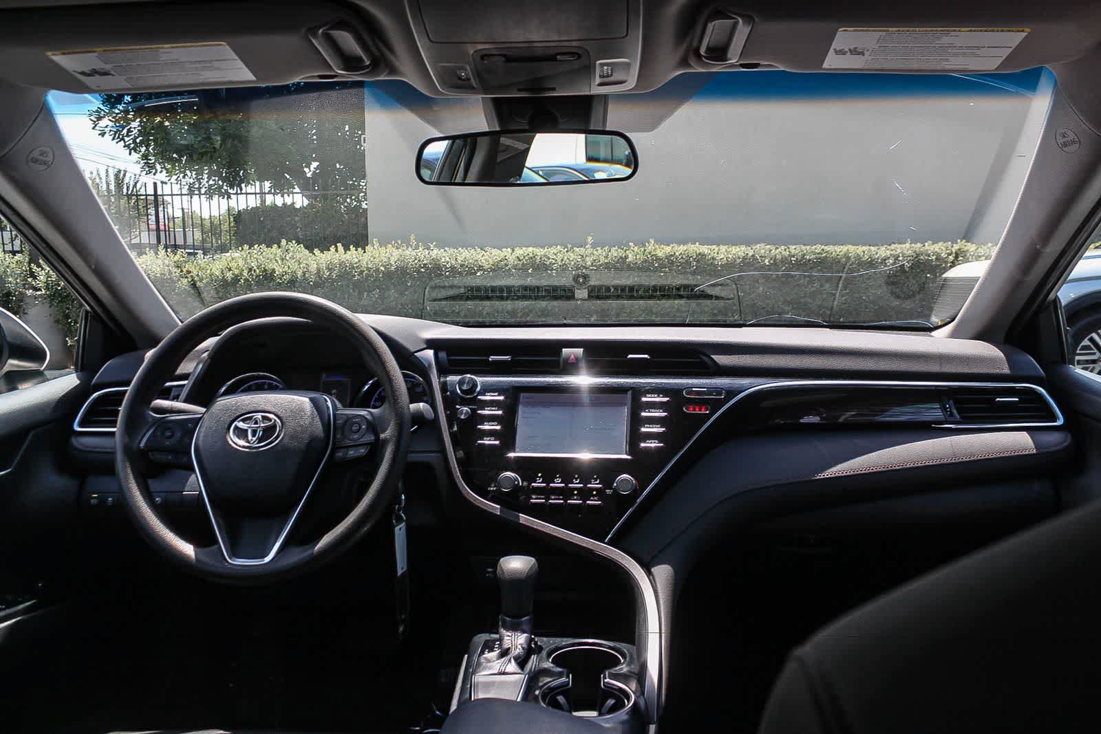 Used 2018 Toyota Camry LE FWD image 16