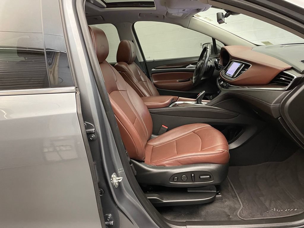 Used 2020 Buick Enclave Avenir w/ Avenir Technology Package FWD image 29