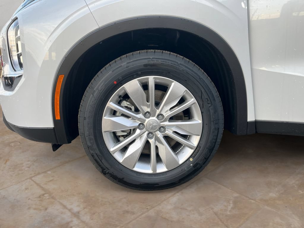 New 2026 Mitsubishi Outlander ES AWD/4WD image 14