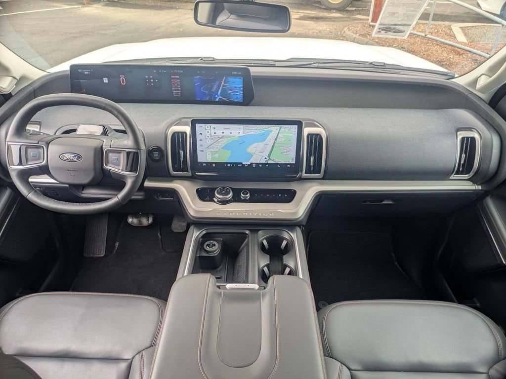 Used 2025 Ford Expedition Active image 41