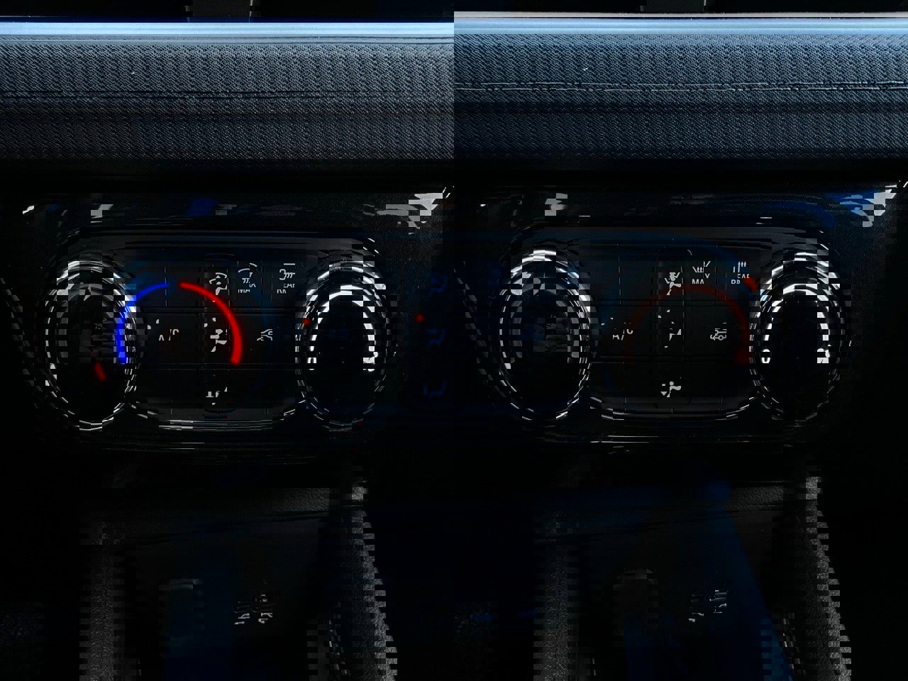 Used 2025 Chevrolet TrailBlazer LT image 24