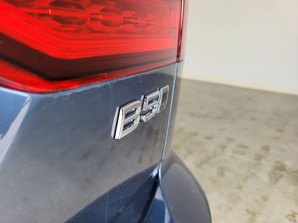 New 2026 Volvo V60 B5 Cross Country Plus w/ Climate Package AWD/4WD image 9