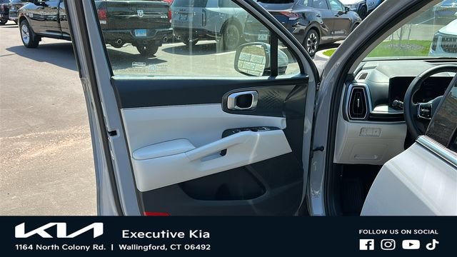 Certified 2025 Kia Sorento S AWD/4WD image 8