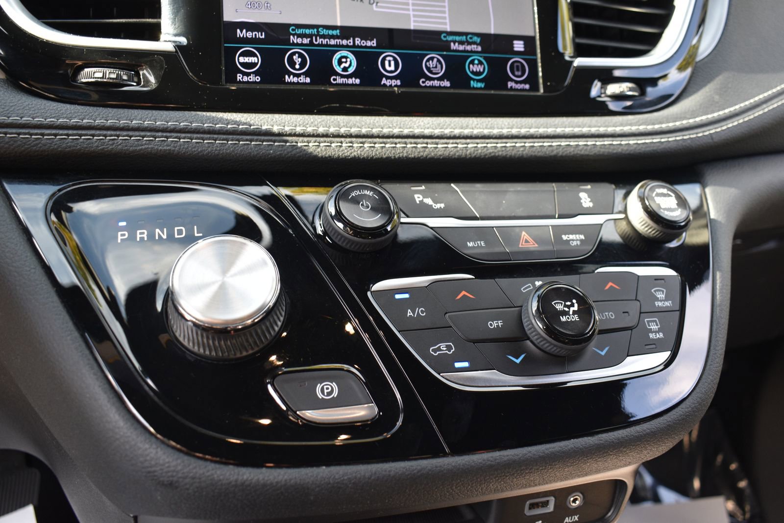 Used 2019 Chrysler Pacifica Limited w/ S Appearance Package image 13