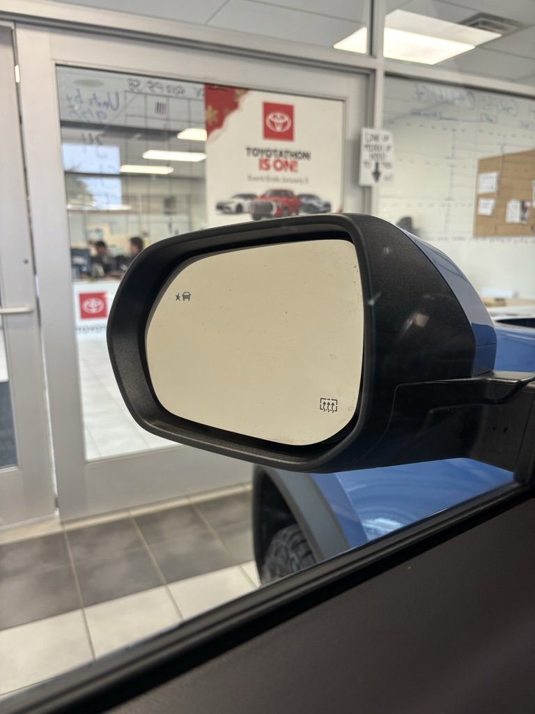 Certified 2025 Chevrolet Equinox ACTIV w/ Safety and Technology Package image 7