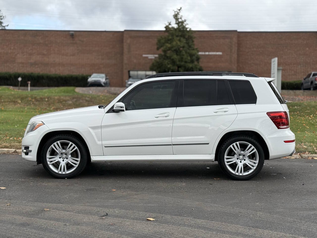 Used 2013 Mercedes-Benz GLK 350 4MATIC image 7