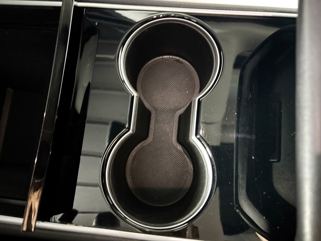 Used 2020 Tesla Model Y Long Range image 15