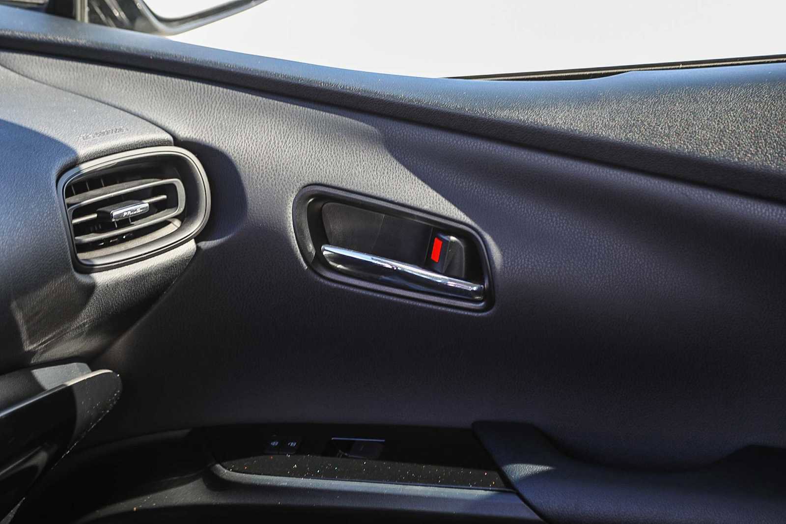 Used 2020 Toyota Prius LE image 21