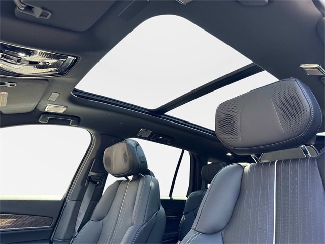 New 2026 Cadillac Vistiq Luxury w/ LPO, Floor Liner Package image 37