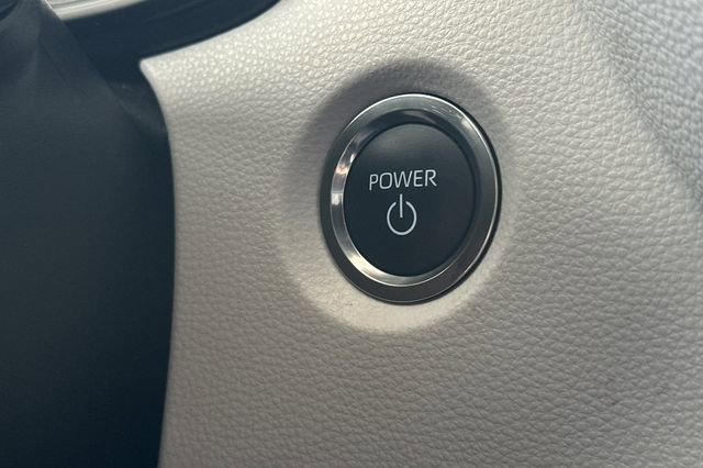 Certified 2025 Toyota Corolla SE image 30