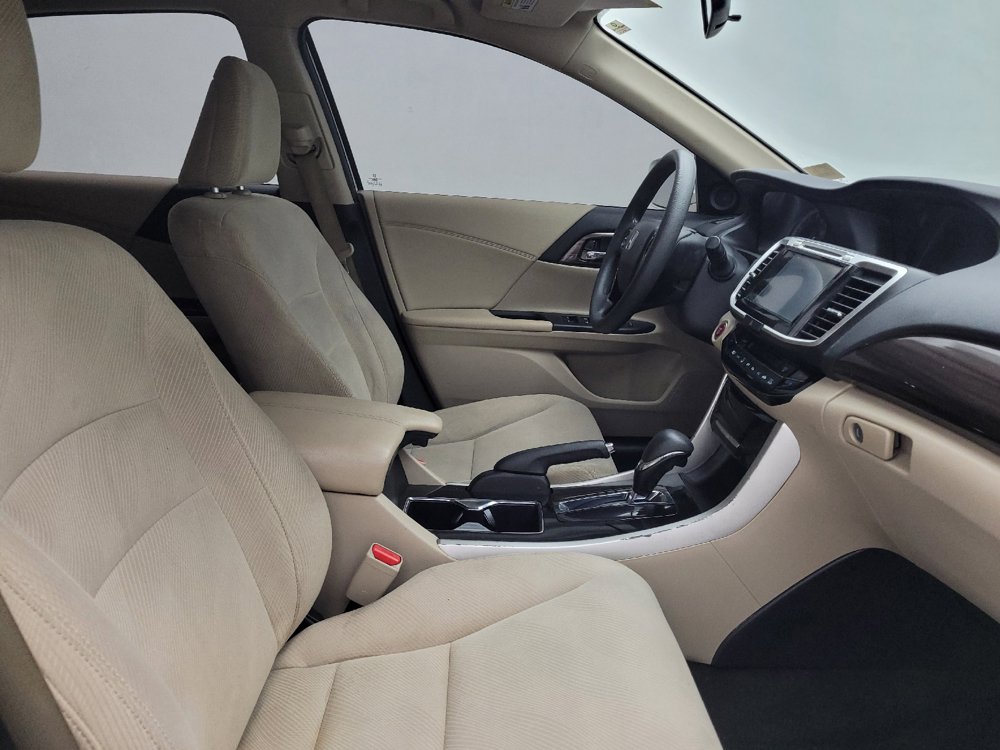 Used 2017 Honda Accord EX image 21