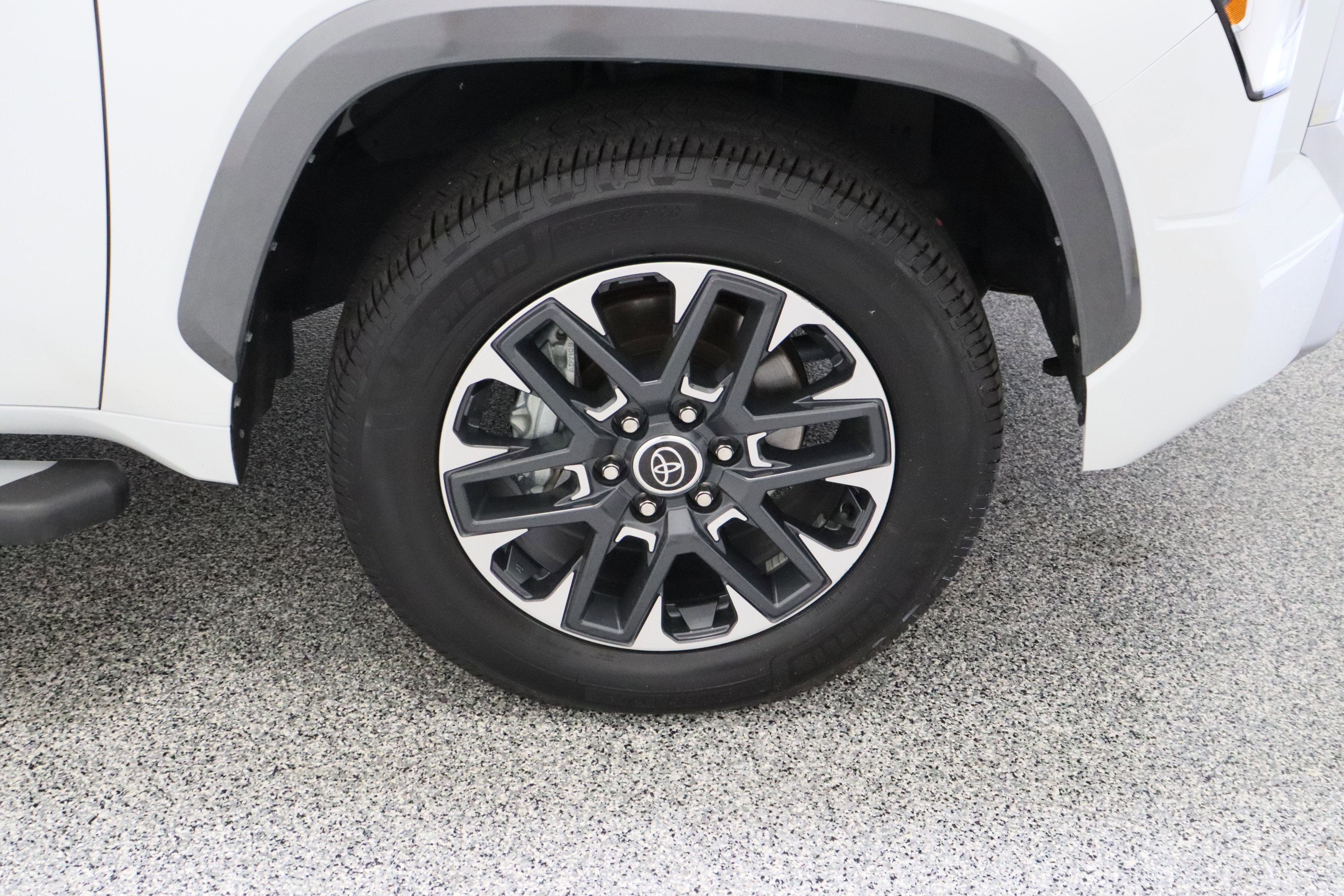 Used 2023 Toyota Tundra Limited w/ Power Package RWD image 5