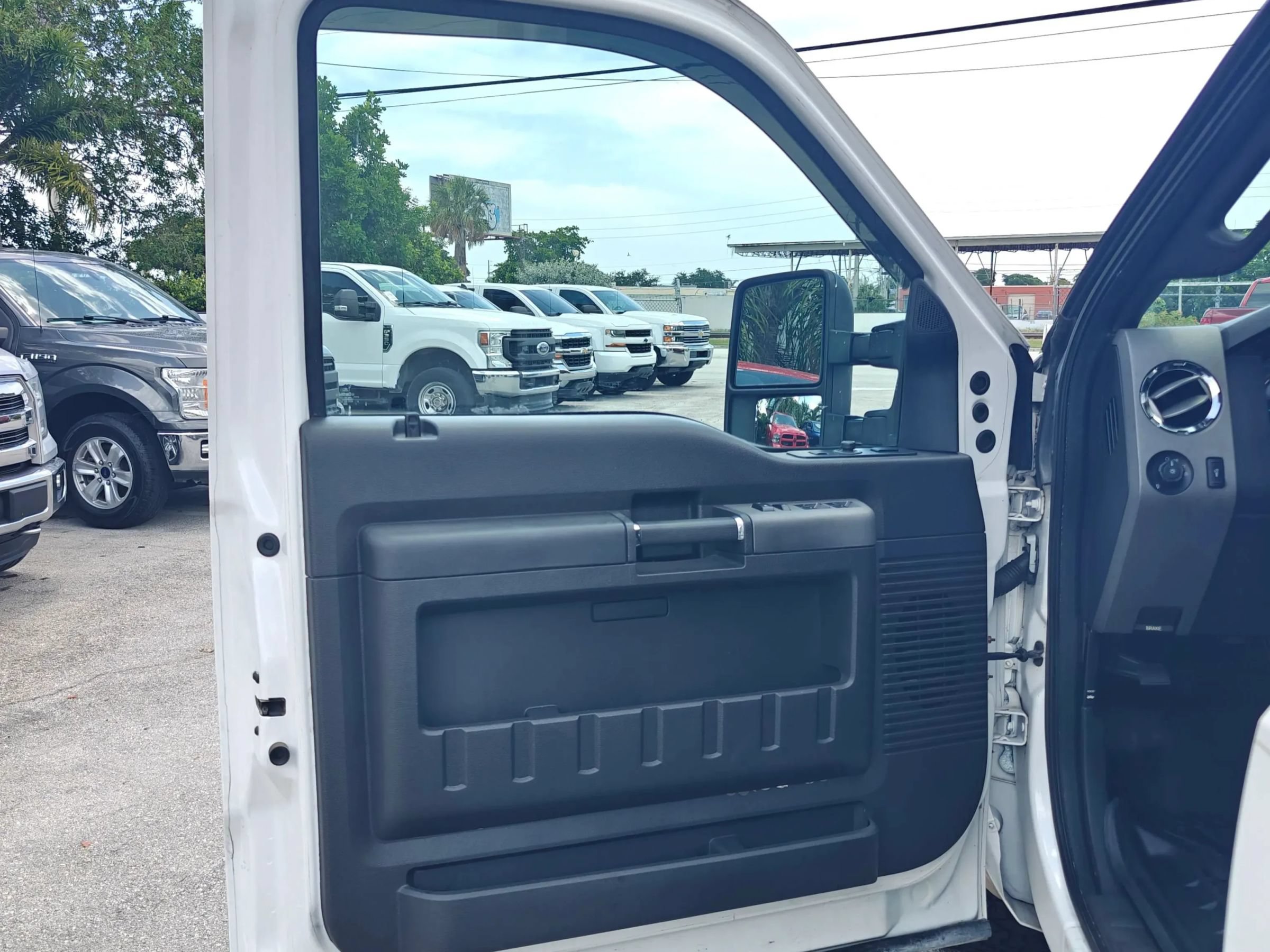 Used 2011 Ford F250 Lariat w/ Lariat Interior Pkg RWD image 10