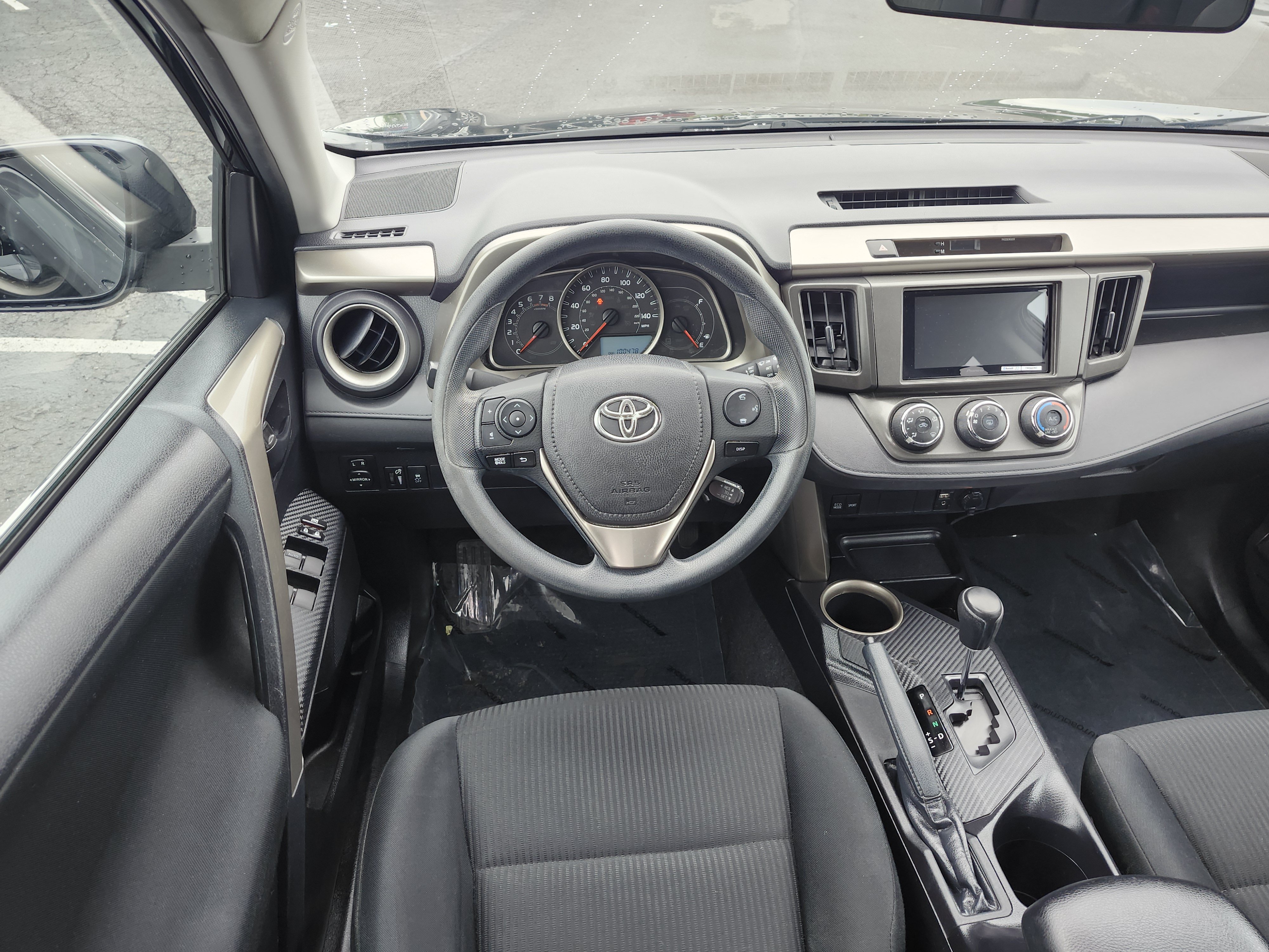 Used 2015 Toyota RAV4 LE FWD image 24