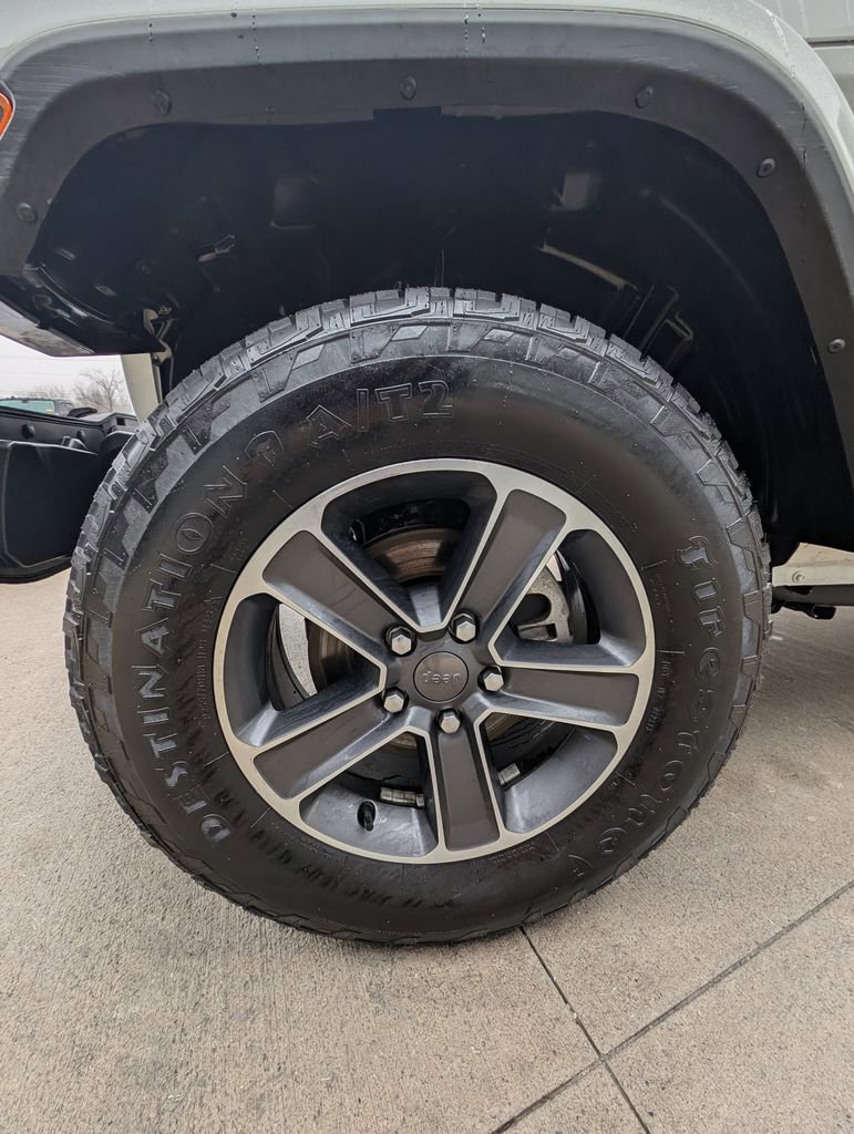 Used 2023 Jeep Wrangler Sahara image 44