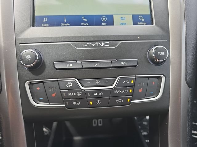 Used 2020 Ford Fusion SEL FWD image 4