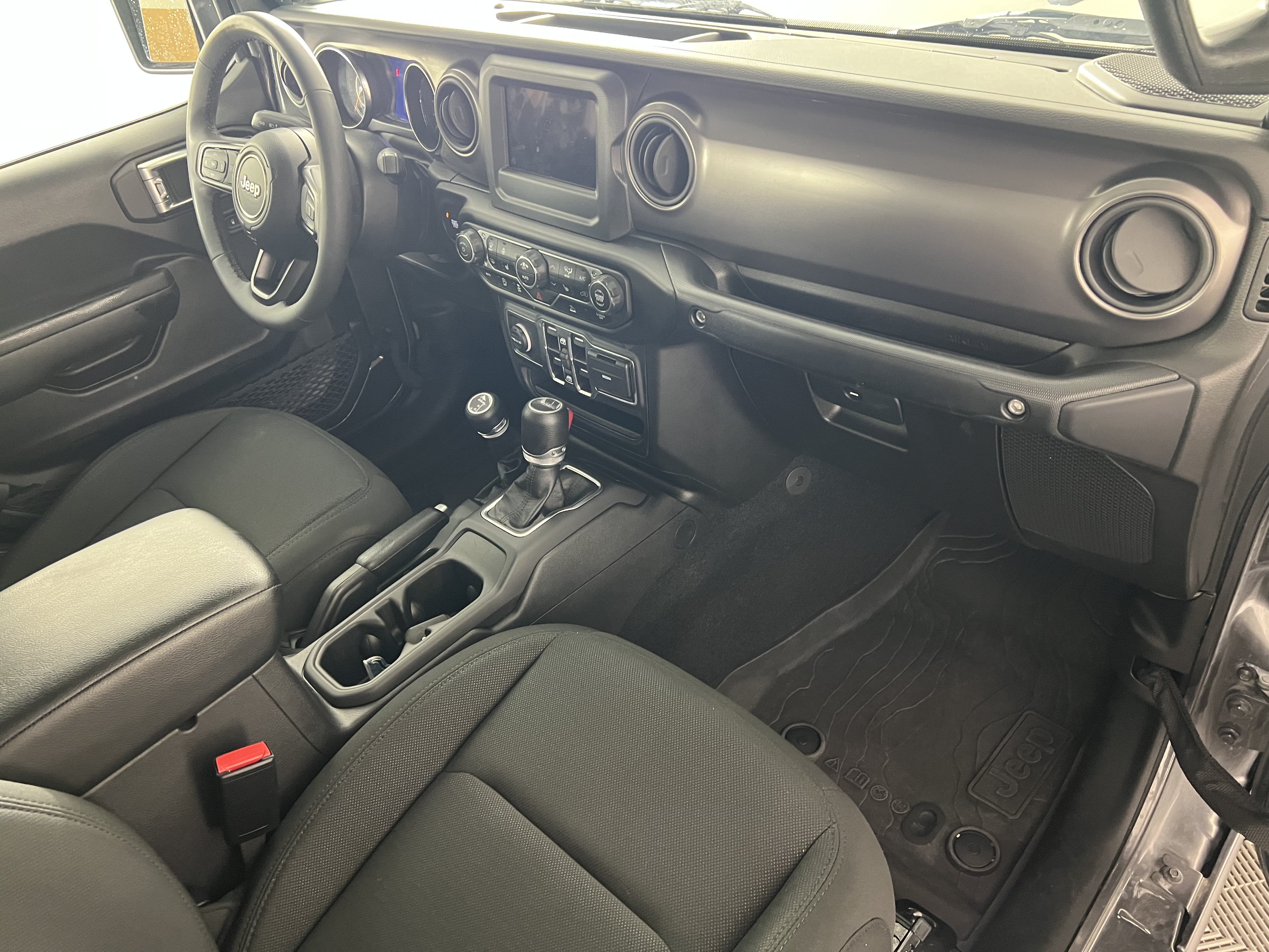 Used 2023 Jeep Gladiator Sport AWD/4WD image 23