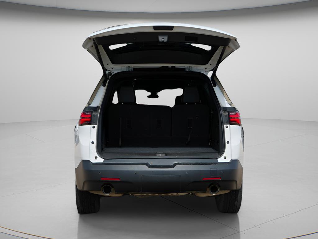 Used 2023 Chevrolet Traverse LT w/ LT Premium Package AWD/4WD image 11
