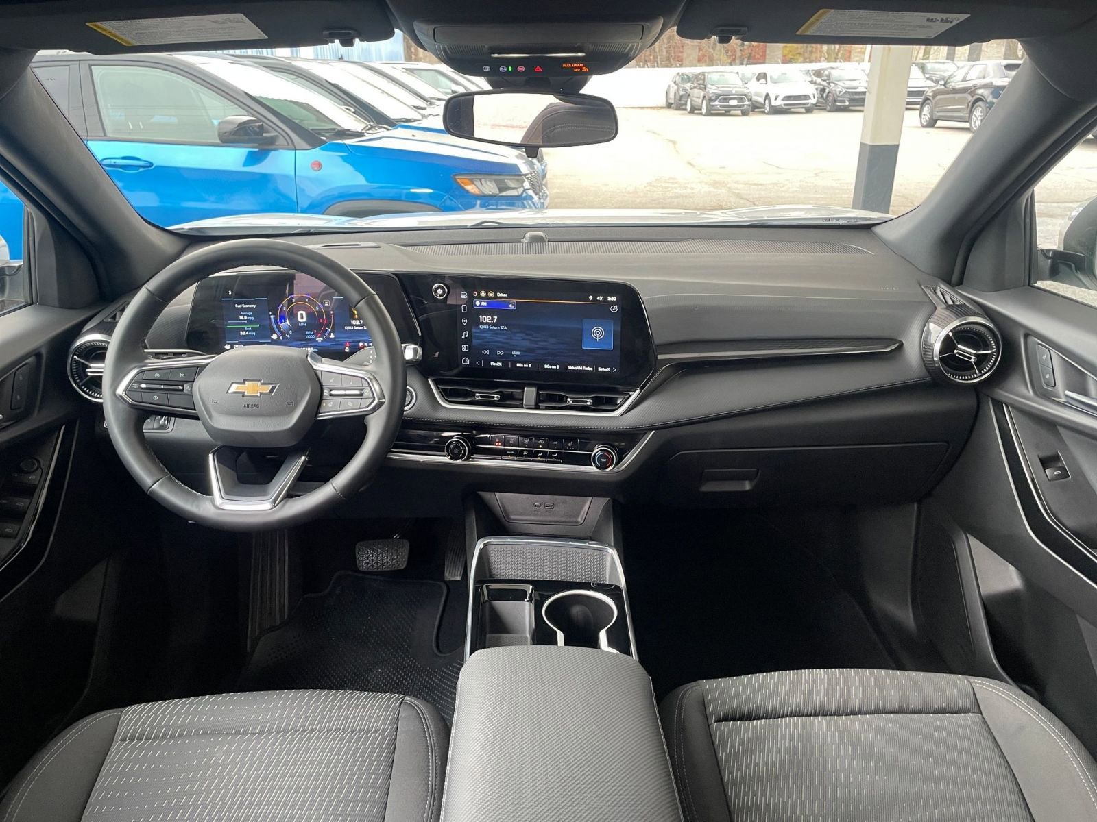 Used 2025 Chevrolet Equinox LT image 32