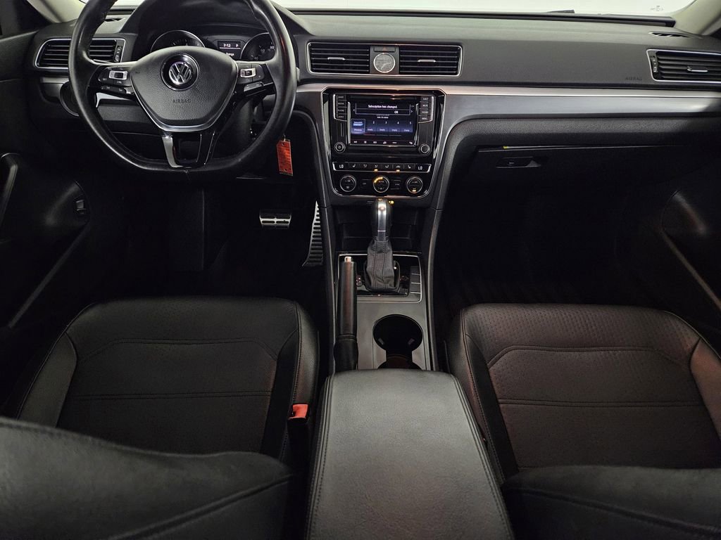 Used 2017 Volkswagen Passat 1.8T R-Line FWD image 6