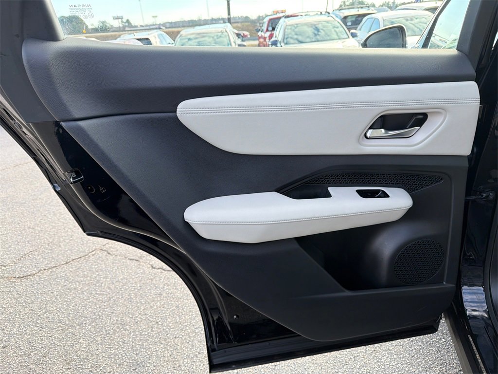 Used 2023 Nissan Ariya FWD image 21