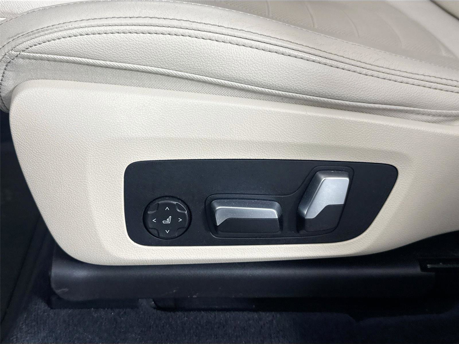 Used 2019 BMW X3 xDrive30i w/ Premium Package image 31