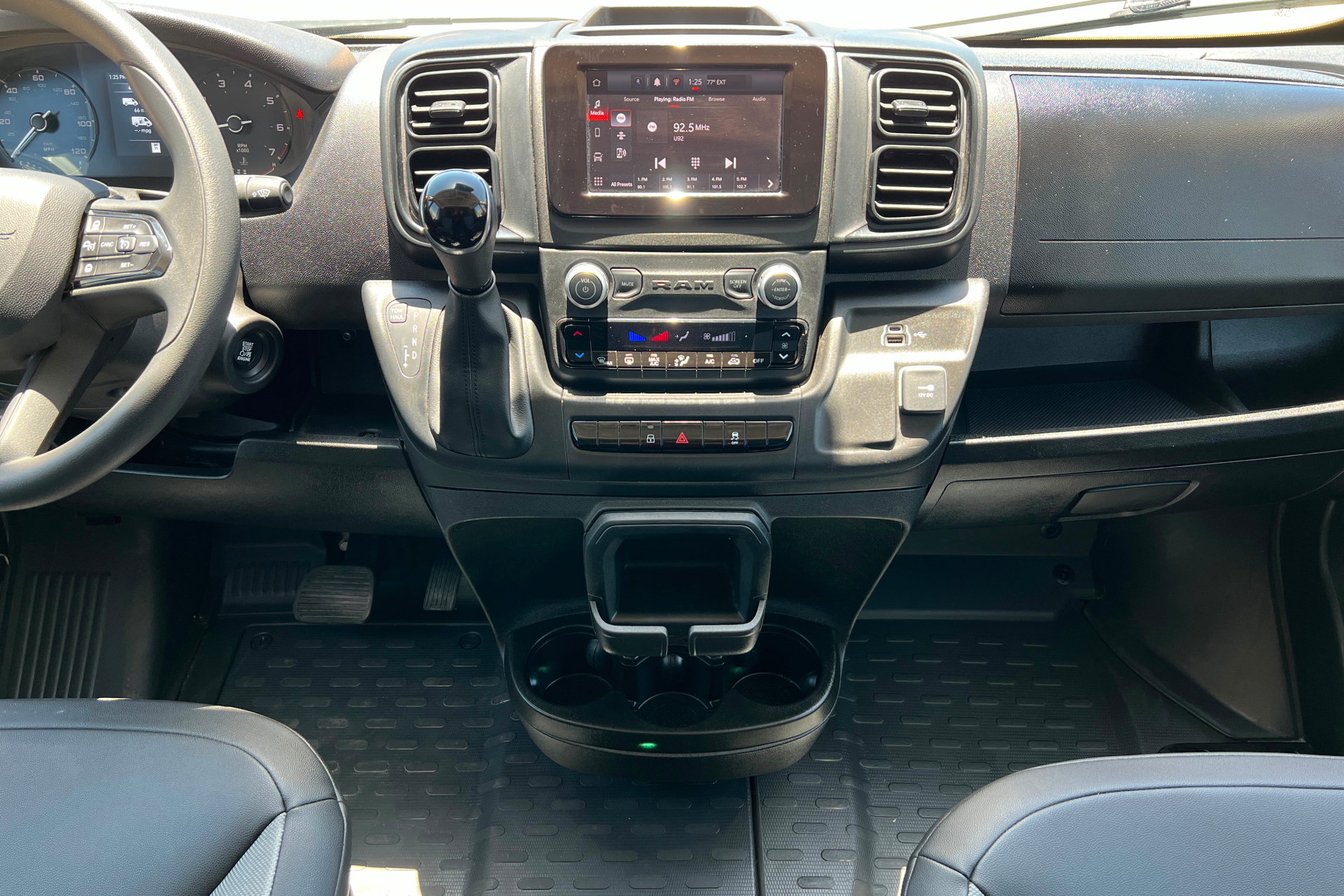 Used 2025 RAM ProMaster 3500 w/ Convenience Group FWD image 13