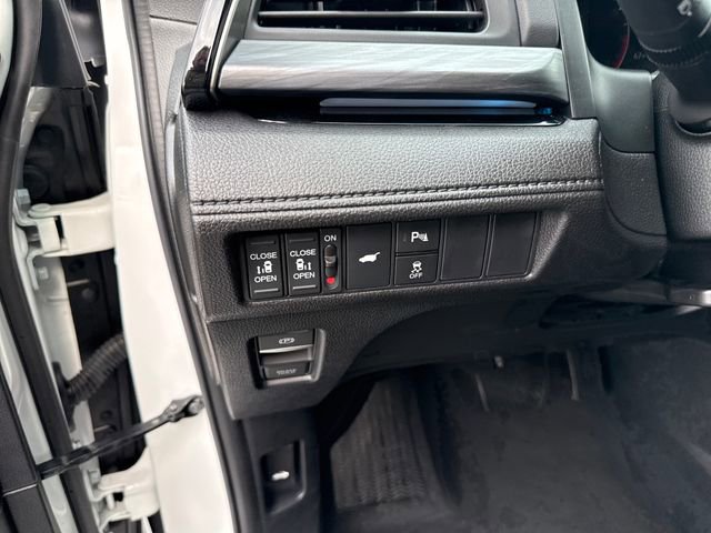 Used 2025 Honda Odyssey Elite image 16