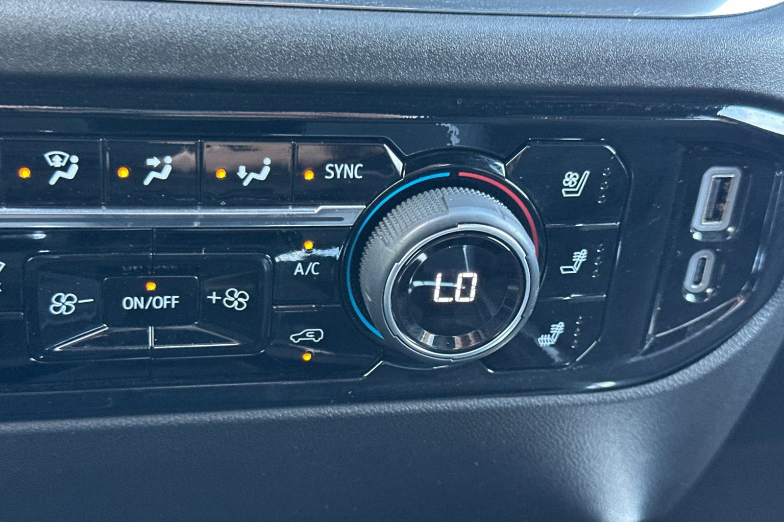 Certified 2025 Chevrolet Silverado 1500 High Country w/ Midnight Edition image 29