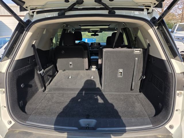 Used 2022 Nissan Pathfinder SV w/ SV Premium Package image 30