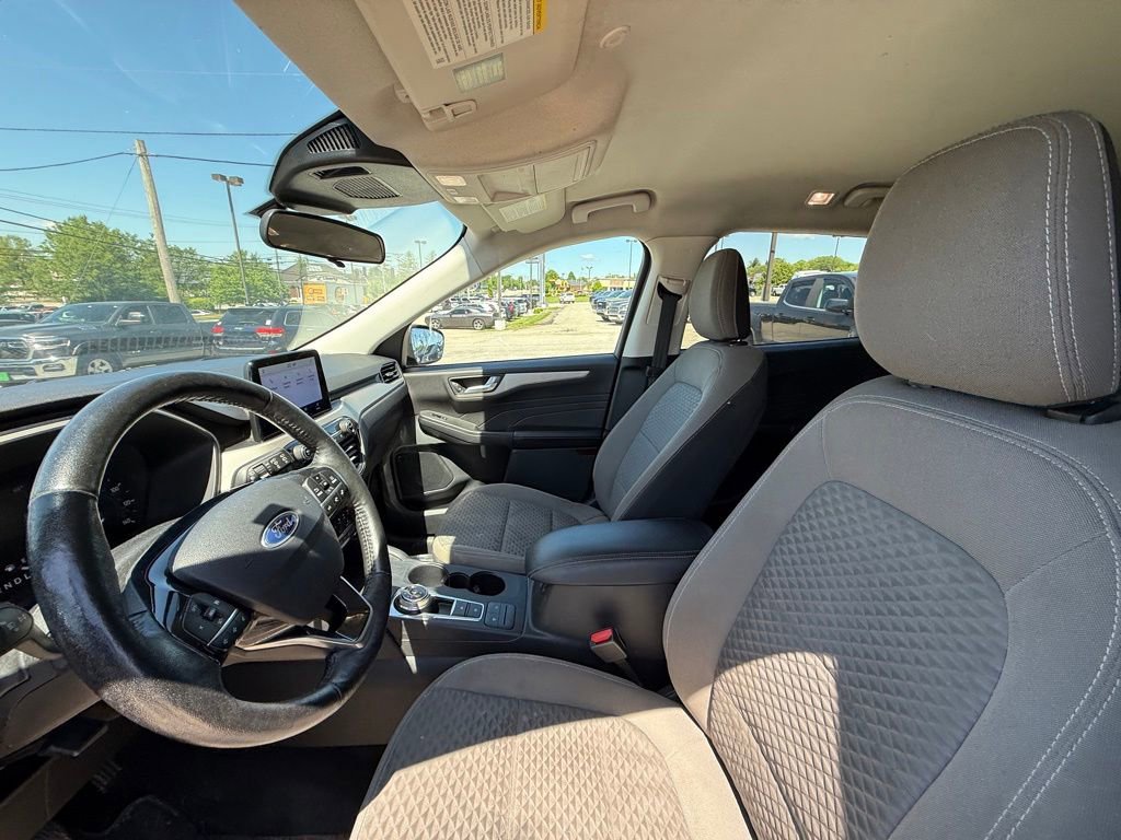 Used 2021 Ford Escape SE w/ SE Sport Appearance Package AWD/4WD image 12
