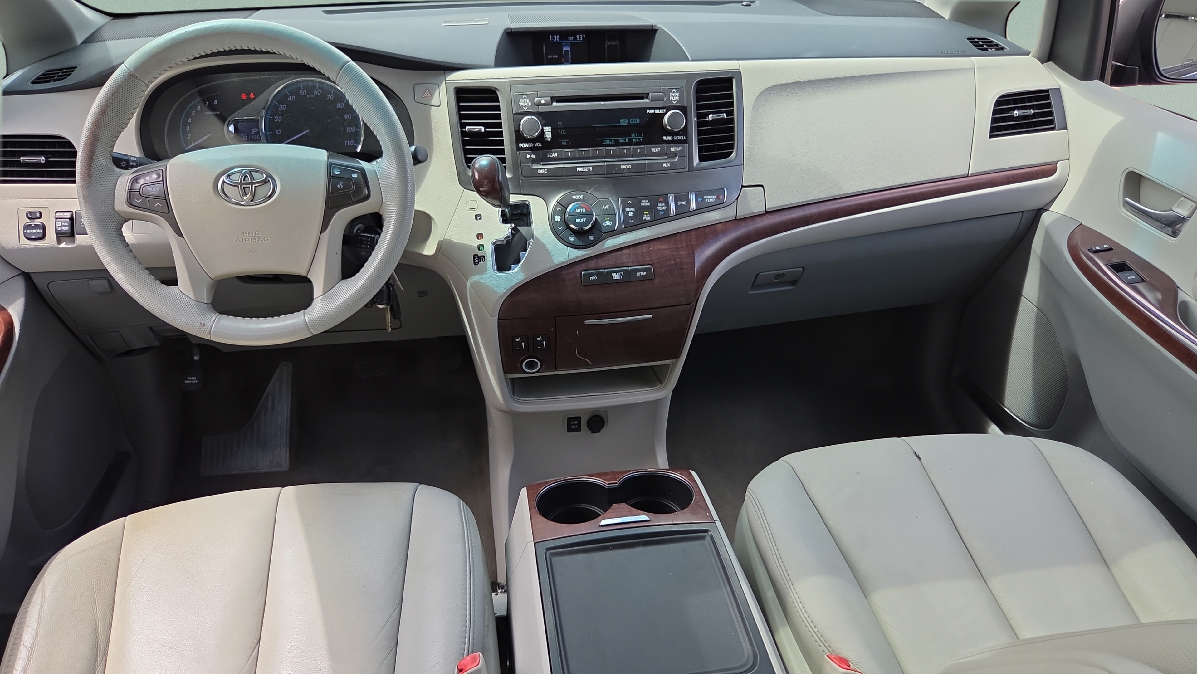 Used 2014 Toyota Sienna XLE FWD image 13