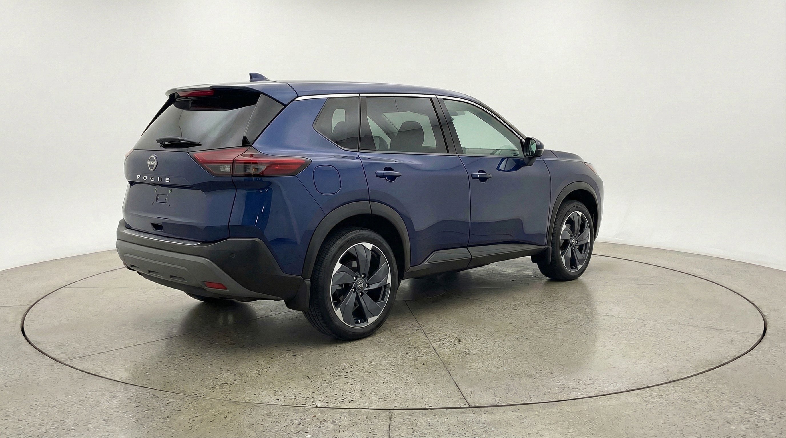 Used 2025 Nissan Rogue SV AWD/4WD image 9