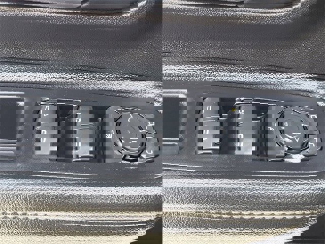 Used 2024 GMC Terrain SLT image 8