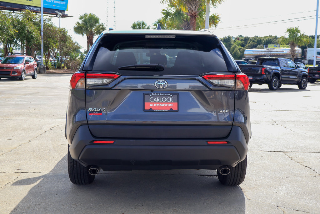 Used 2025 Toyota RAV4 XLE FWD image 22