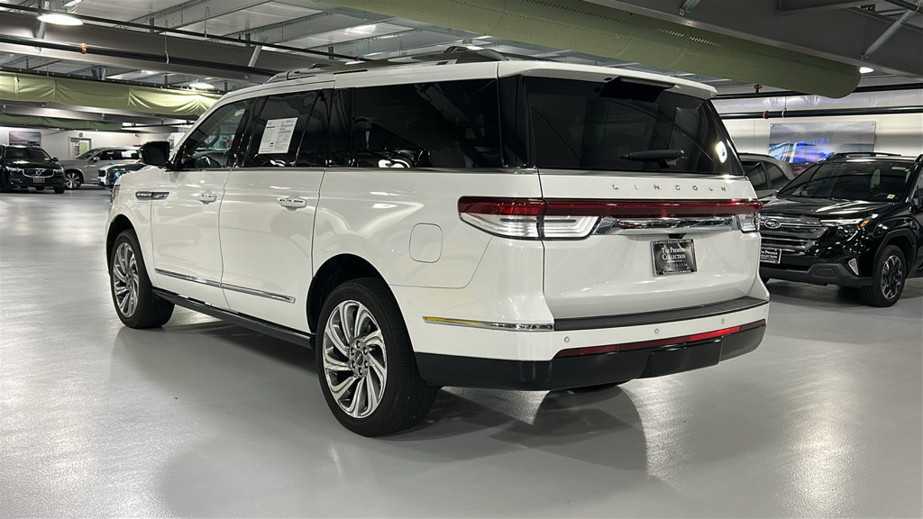 Used 2023 Lincoln Navigator L Reserve AWD/4WD image 6