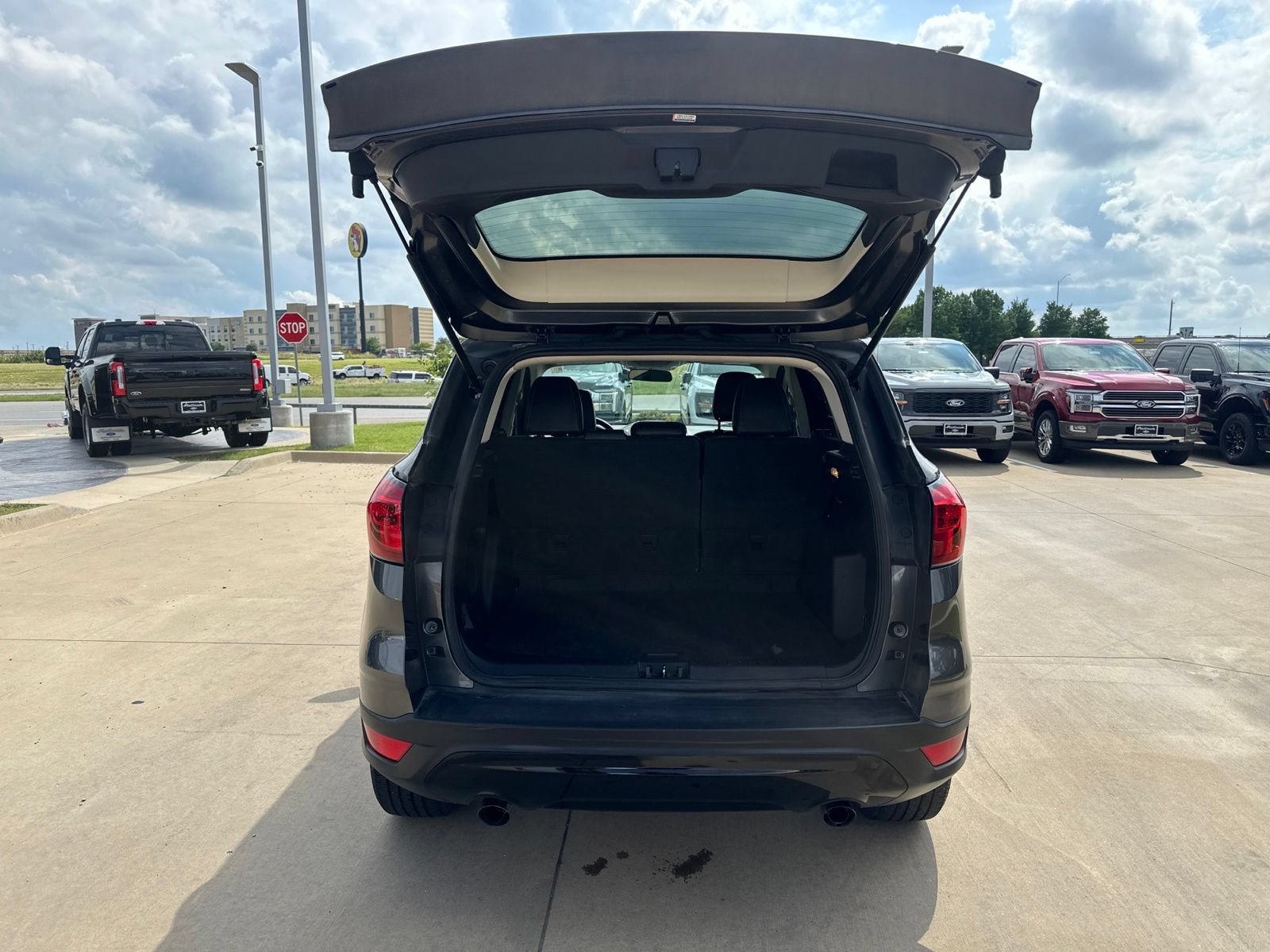 Used 2019 Ford Escape SE FWD image 5